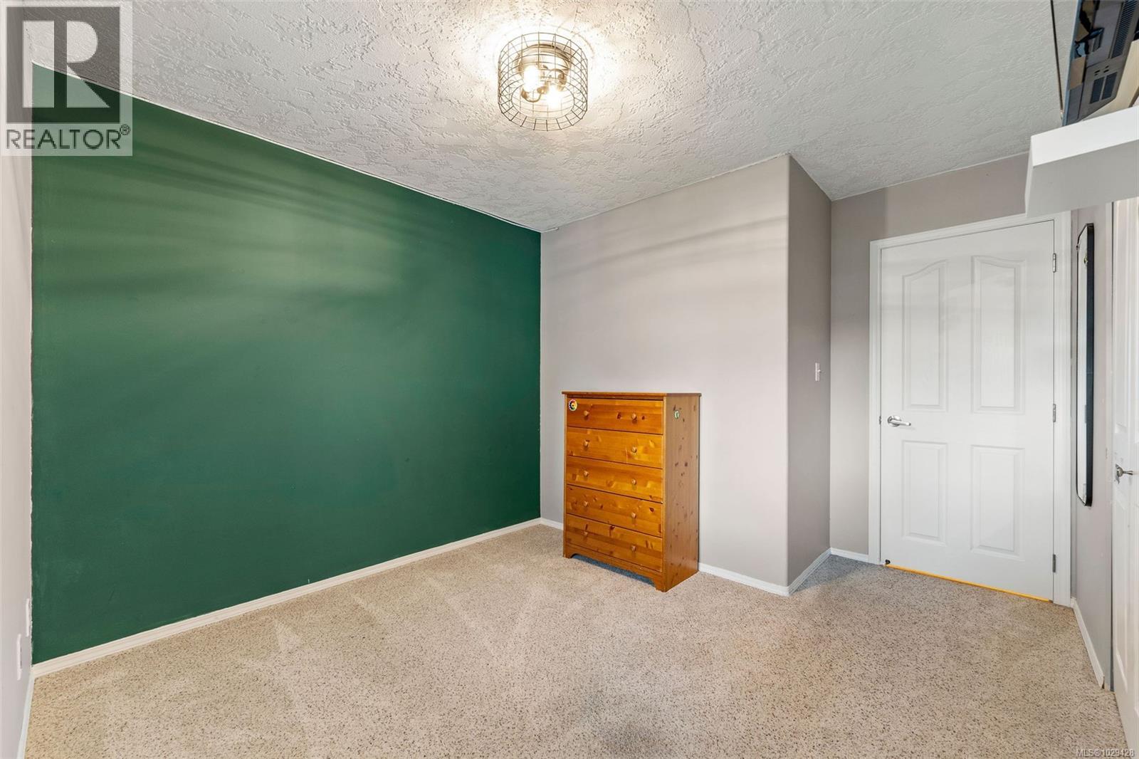 1149 Walkem Rd — photo 35