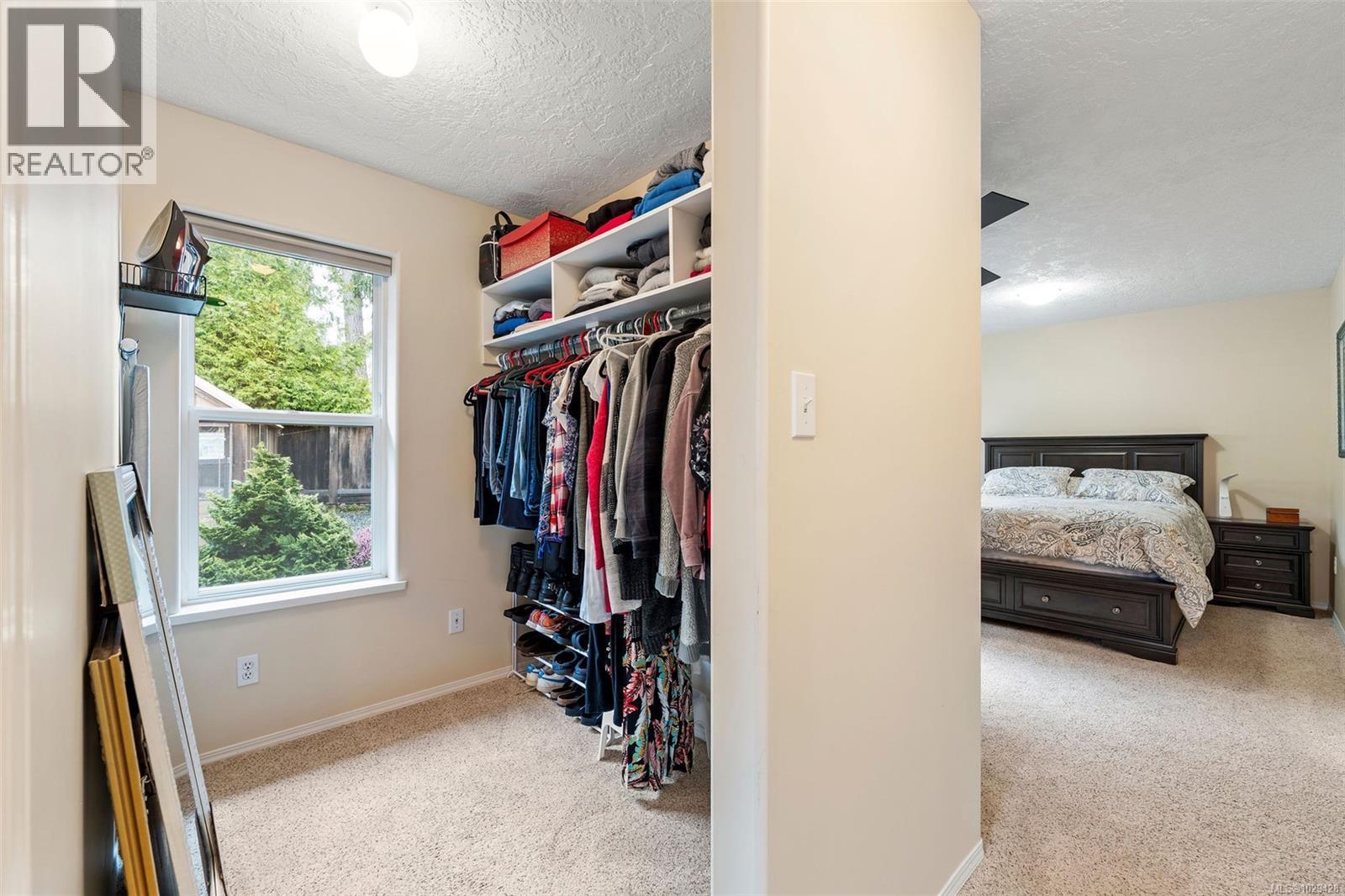 1149 Walkem Rd — photo 26