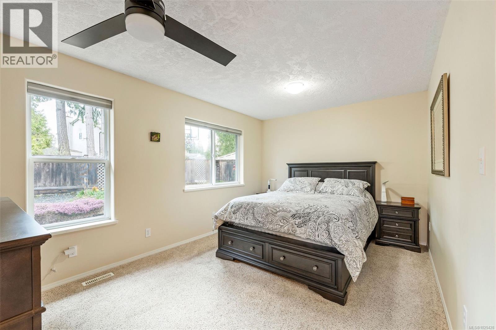 1149 Walkem Rd — photo 23