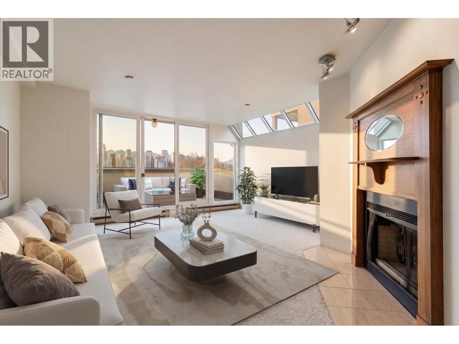 1229 W 8TH AVENUE, Vancouver