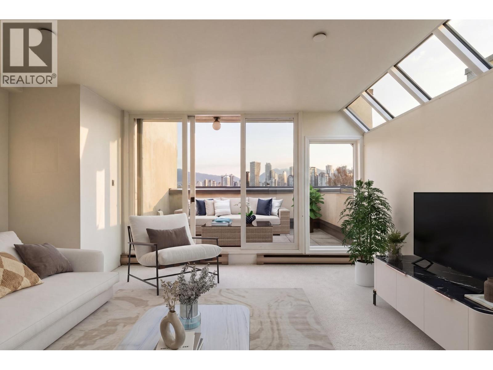 1229 W 8TH AVENUE, Vancouver