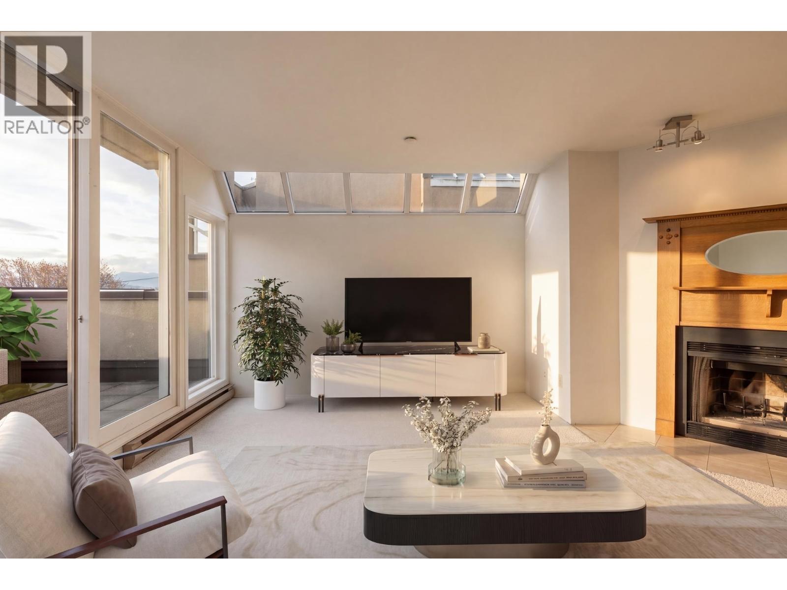 1229 W 8TH AVENUE, Vancouver