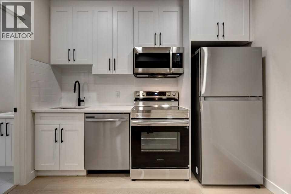 Single Family House for Sale in   Street NE Renfrew Calgary 