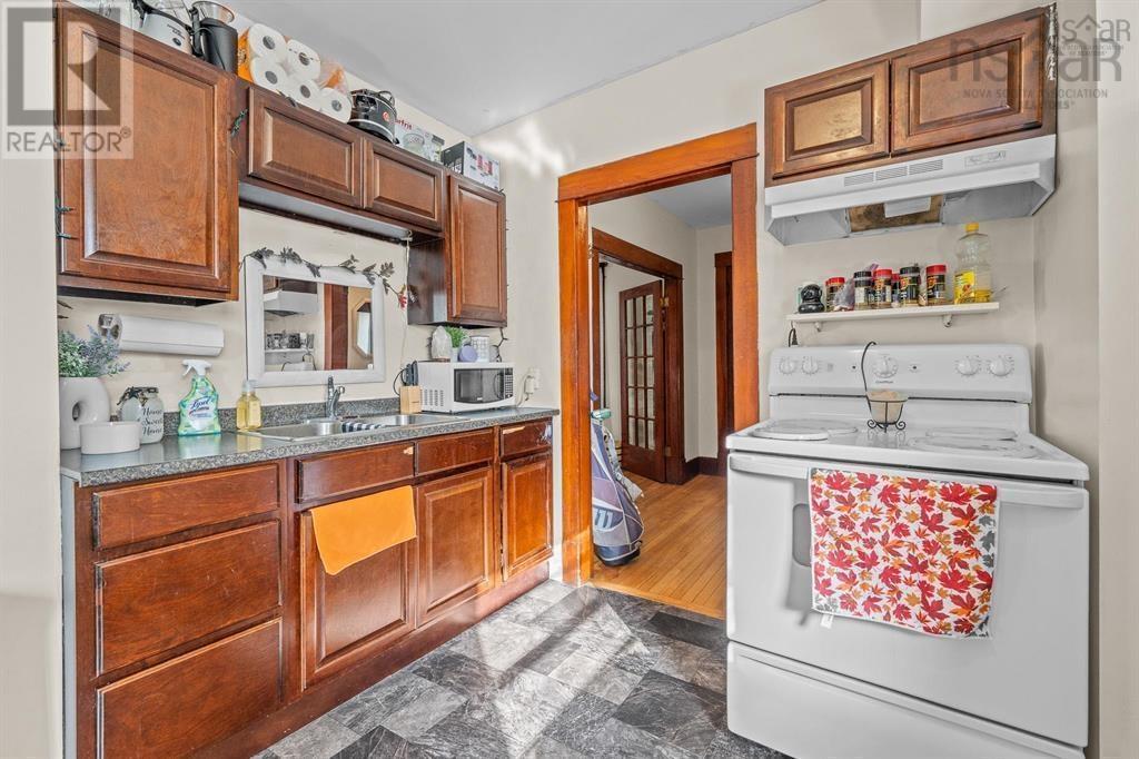 Property 11 of 32 of 217-219 Albert Street