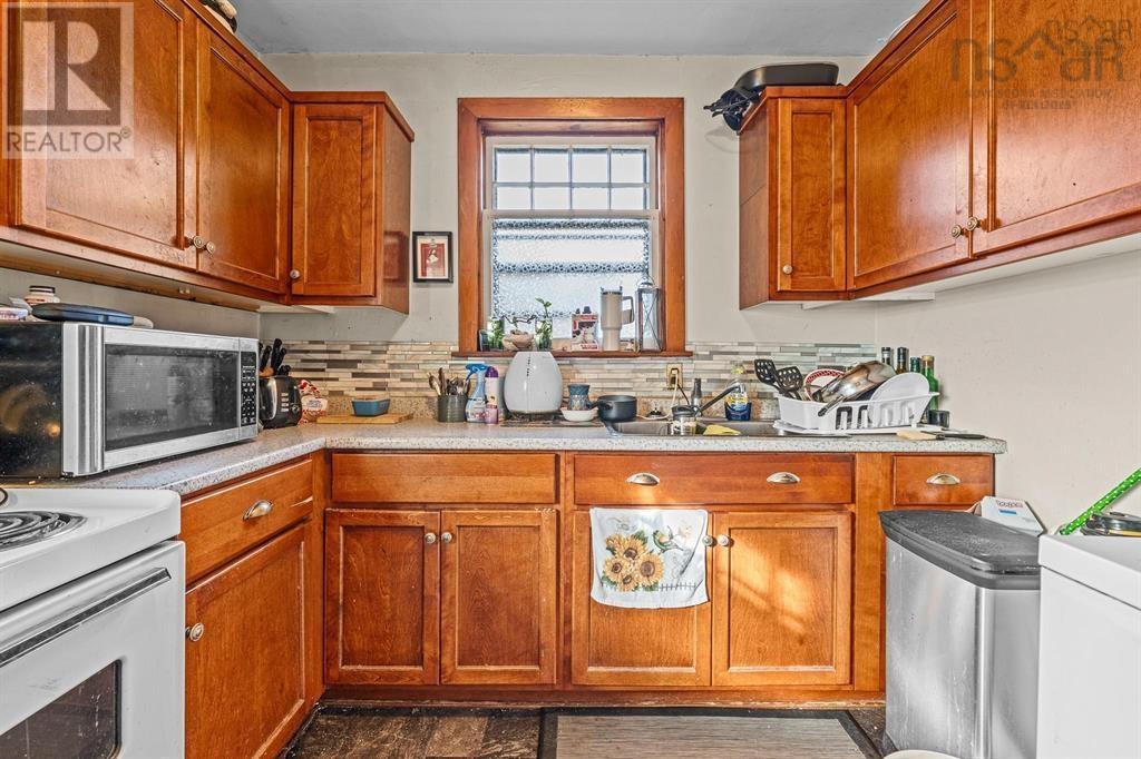 Property 21 of 32 of 217-219 Albert Street