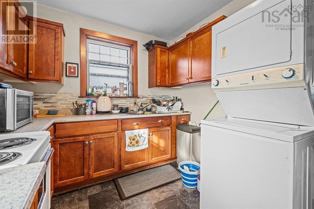 Property 22 of 32 of 217-219 Albert Street