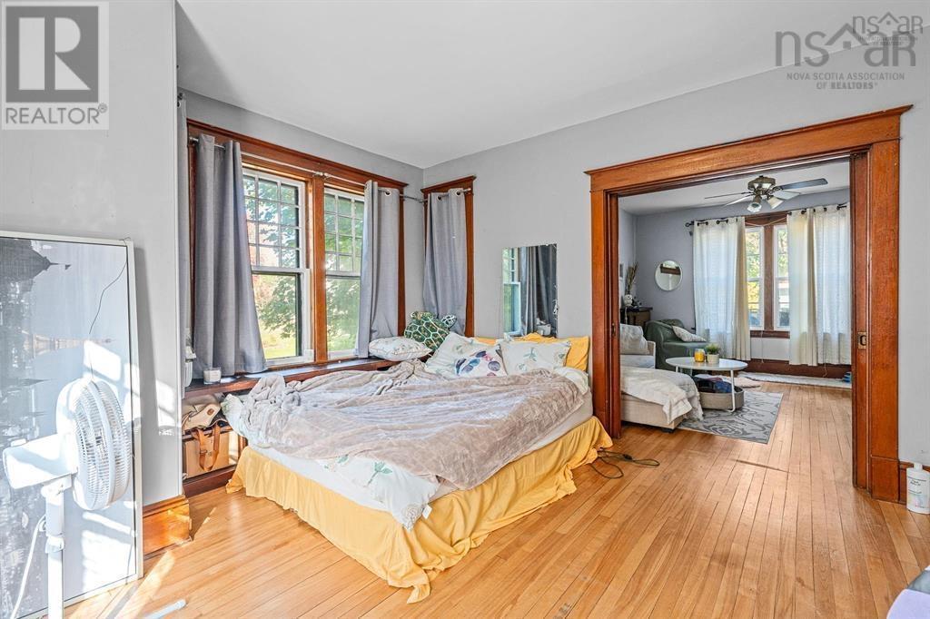 Property 7 of 32 of 217-219 Albert Street