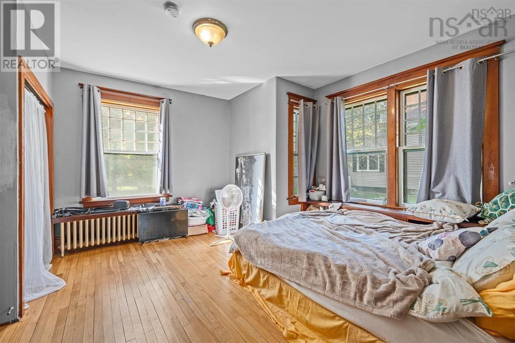 Property 8 of 32 of 217-219 Albert Street