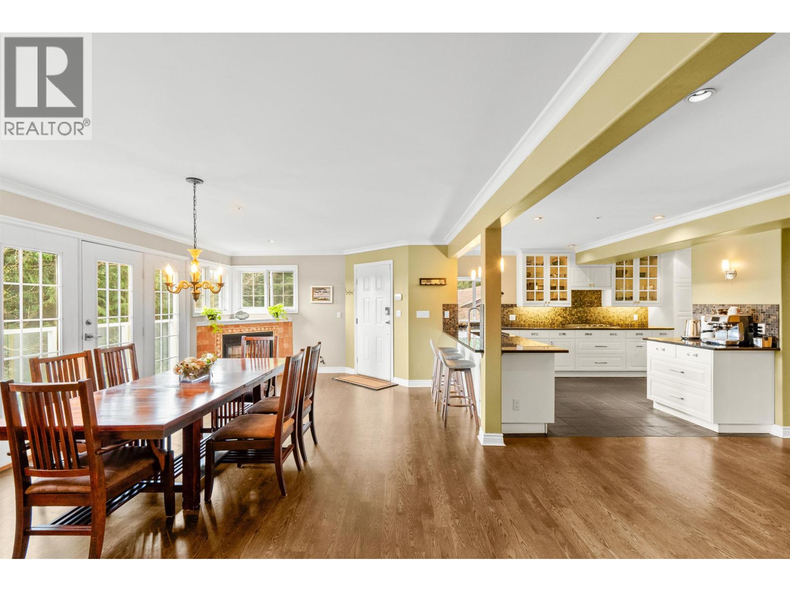 4622 COVE CLIFF ROAD, North Vancouver