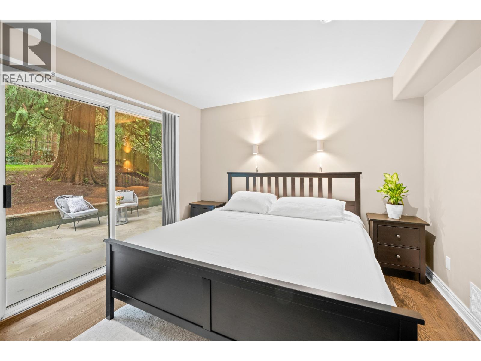 4622 COVE CLIFF ROAD, North Vancouver