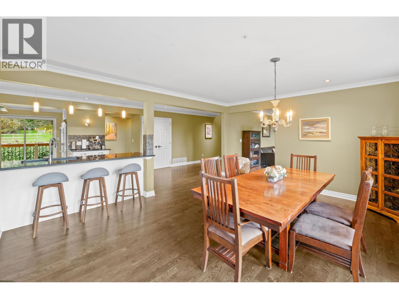 4622 COVE CLIFF ROAD, North Vancouver