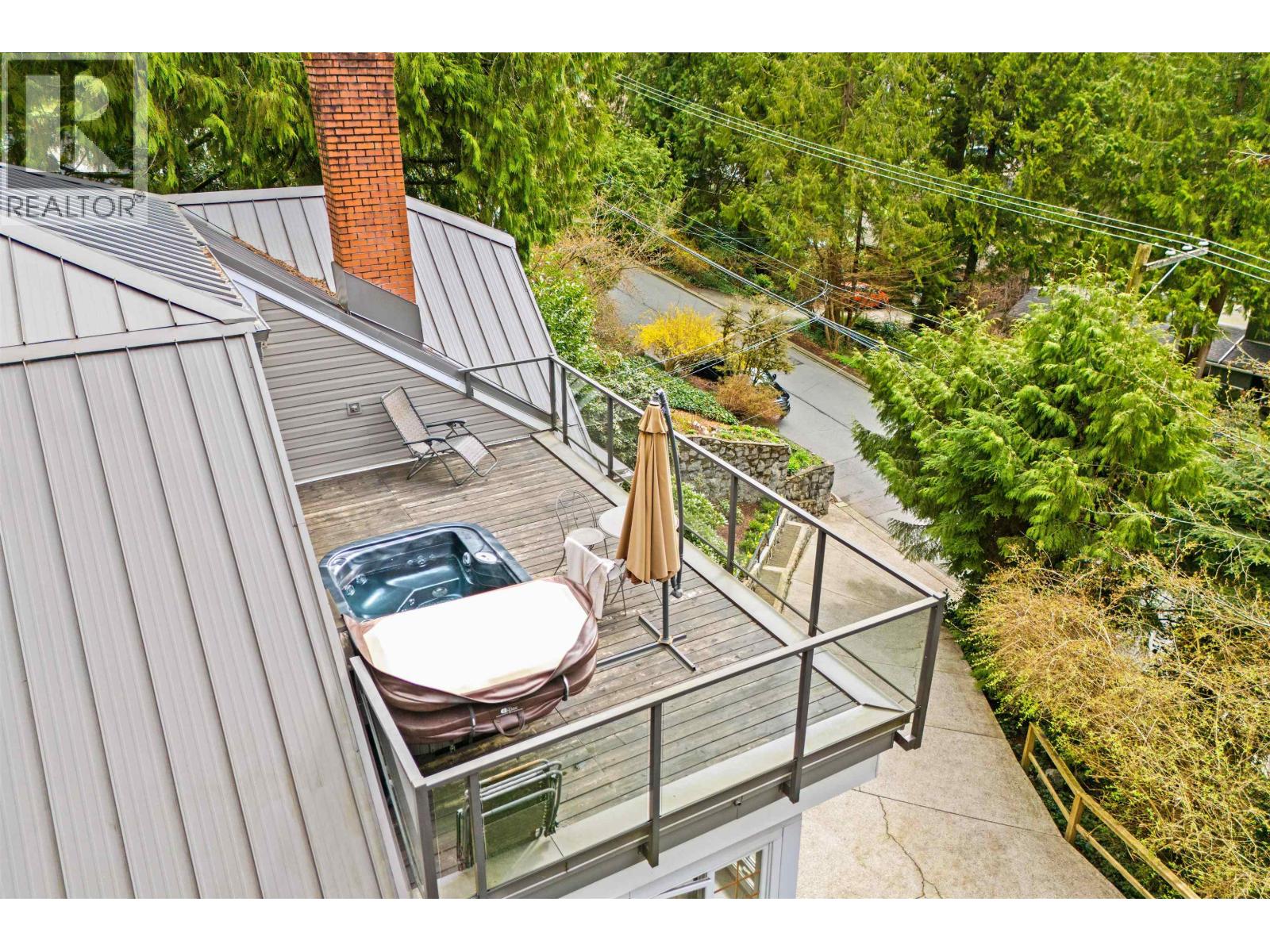 4622 COVE CLIFF ROAD, North Vancouver