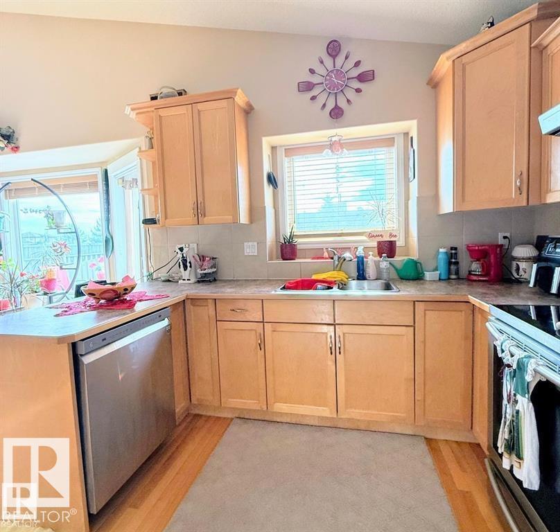 16832 79 ST NW NW, Edmonton