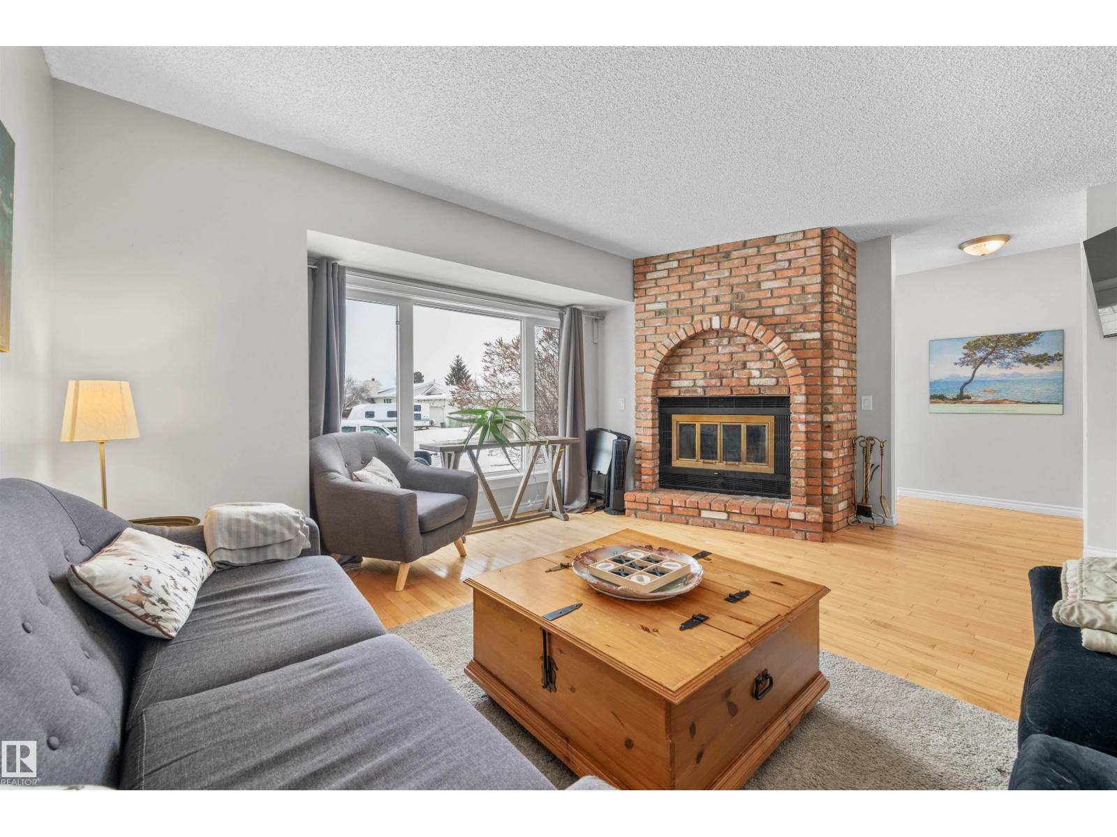 1127 36 ST NW, Edmonton