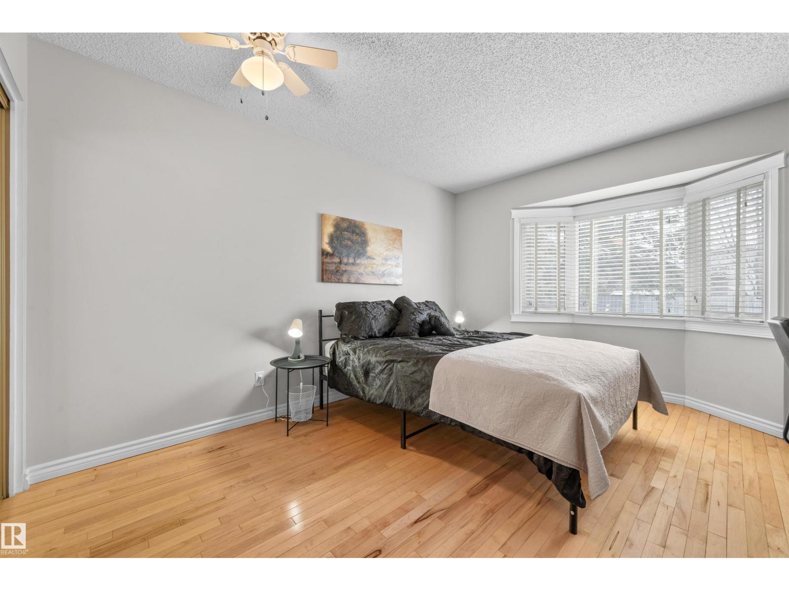 1127 36 ST NW, Edmonton