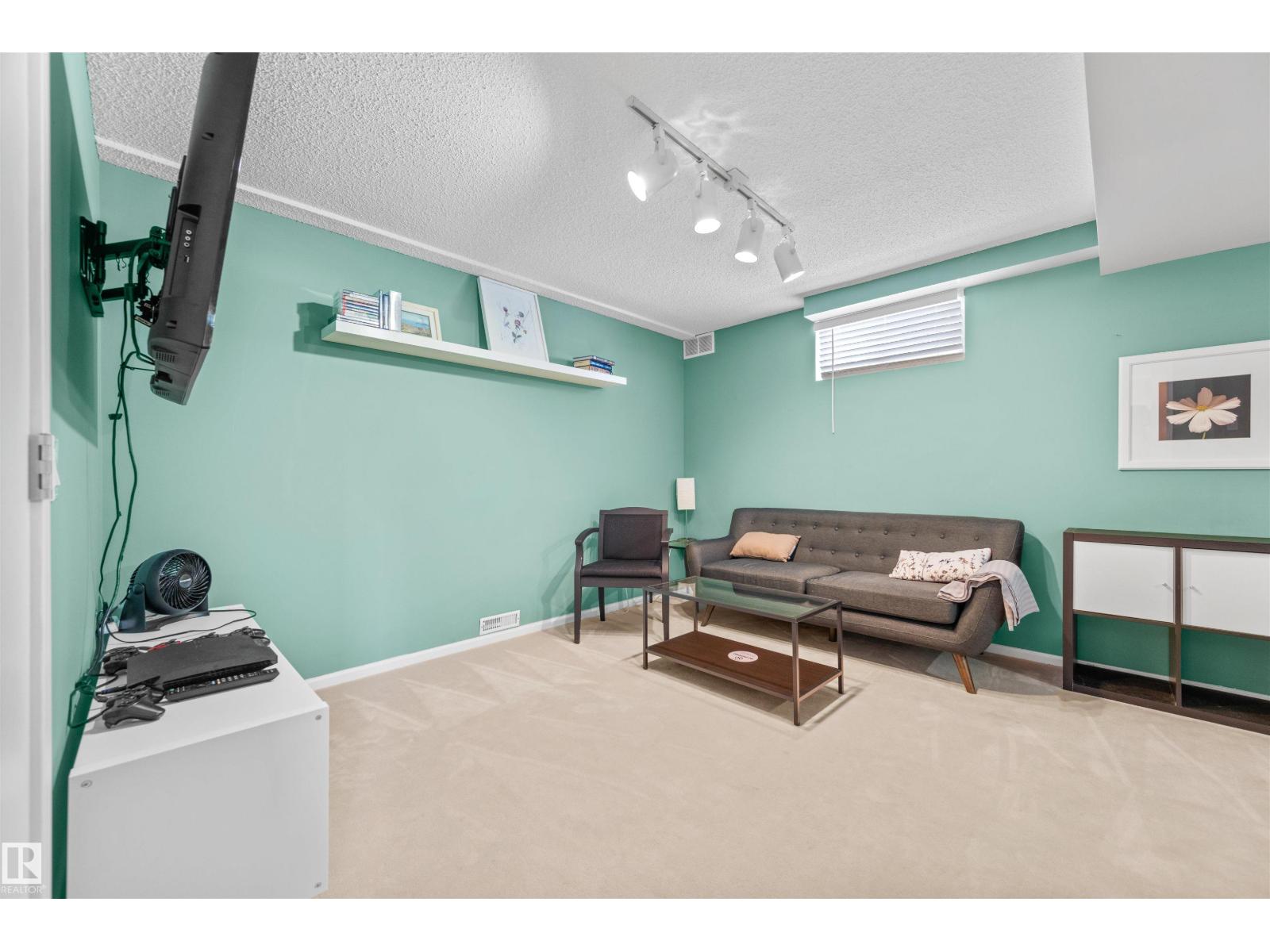 1127 36 ST NW, Edmonton