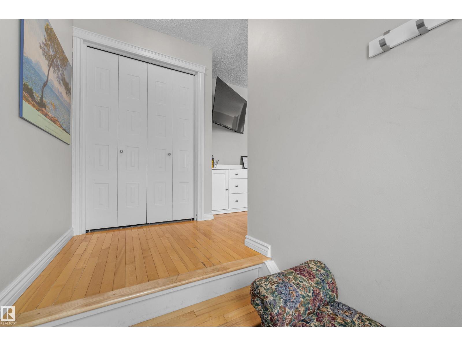 1127 36 ST NW, Edmonton