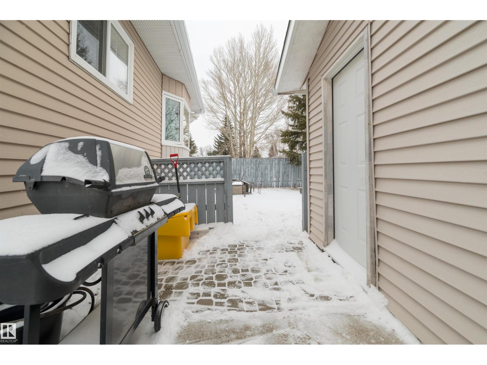 1127 36 ST NW, Edmonton