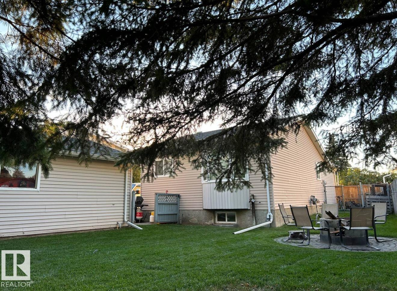 1127 36 ST NW, Edmonton