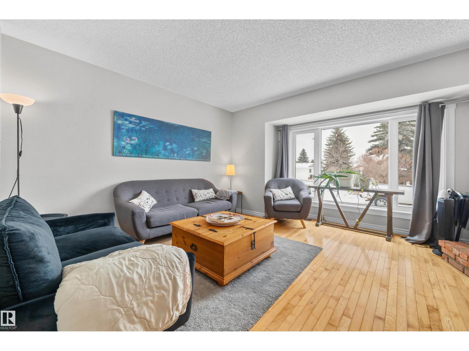 1127 36 ST NW, Edmonton