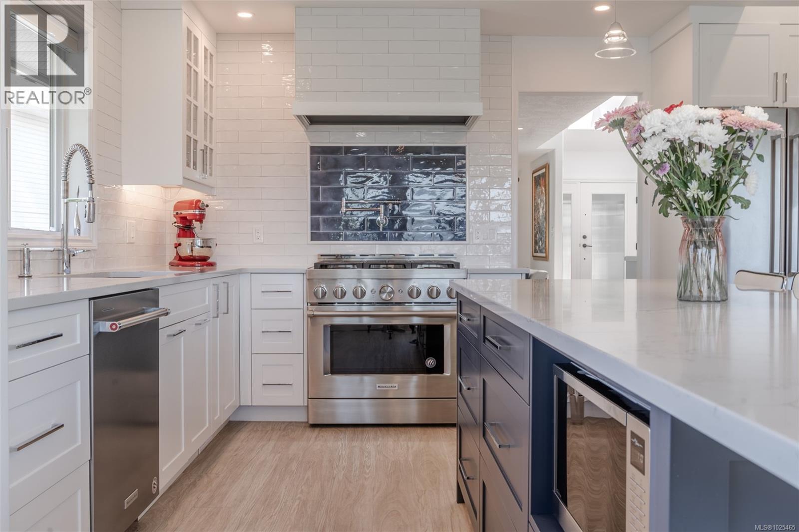 6039 Chippewa Rd - 11