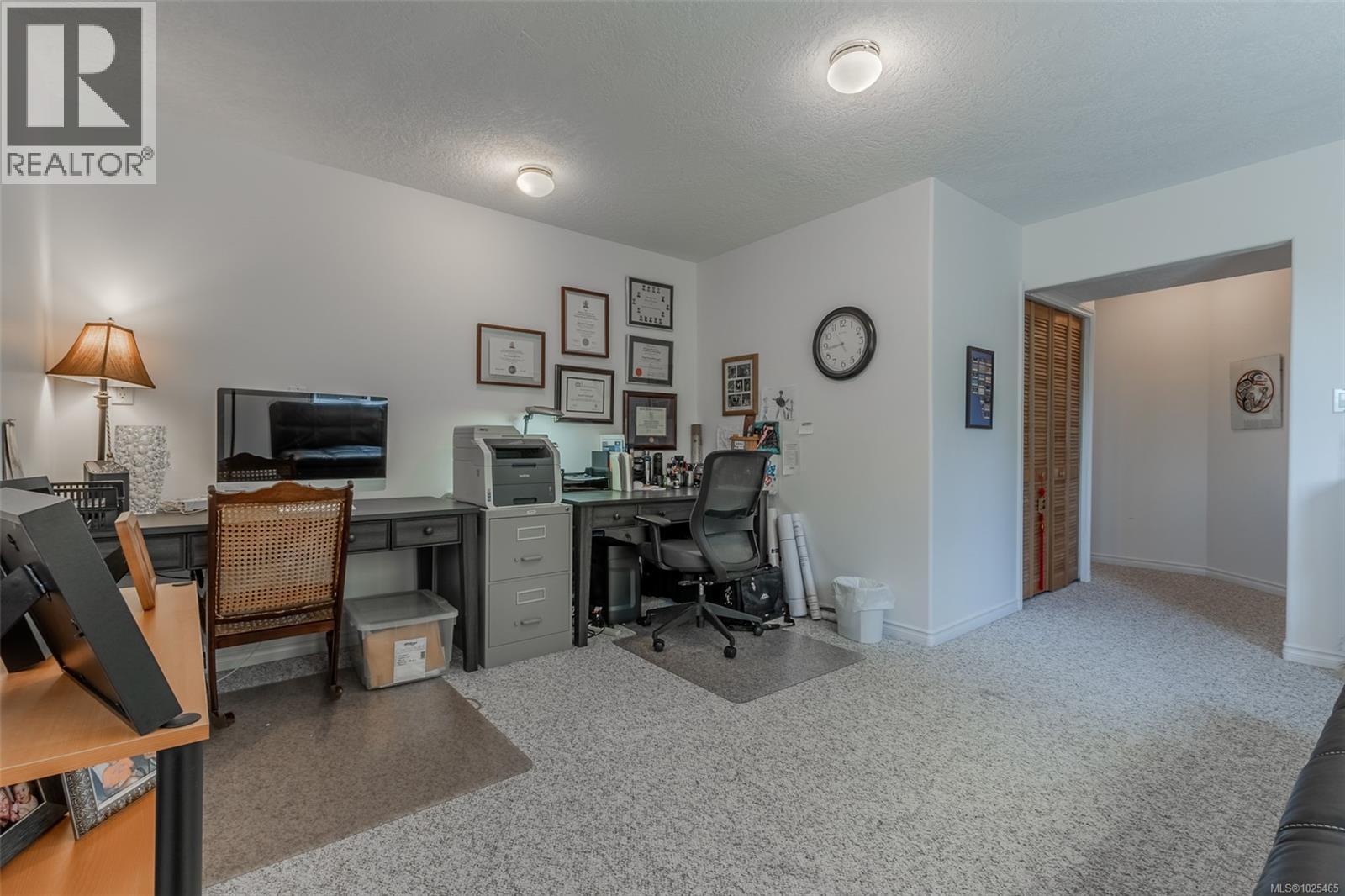 6039 Chippewa Rd - 32