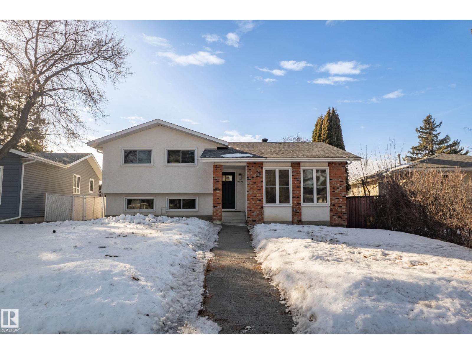 712 KNOTTWOOD RD NW, Edmonton
