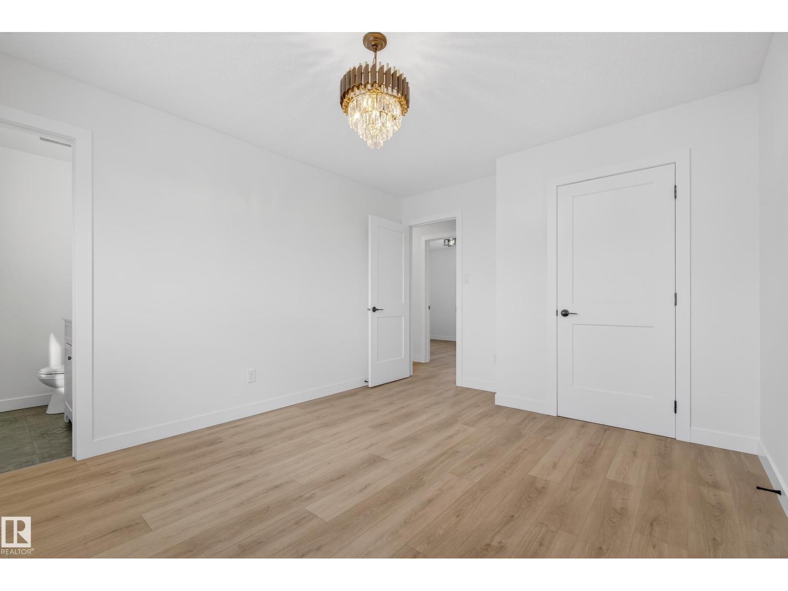 712 KNOTTWOOD RD NW, Edmonton