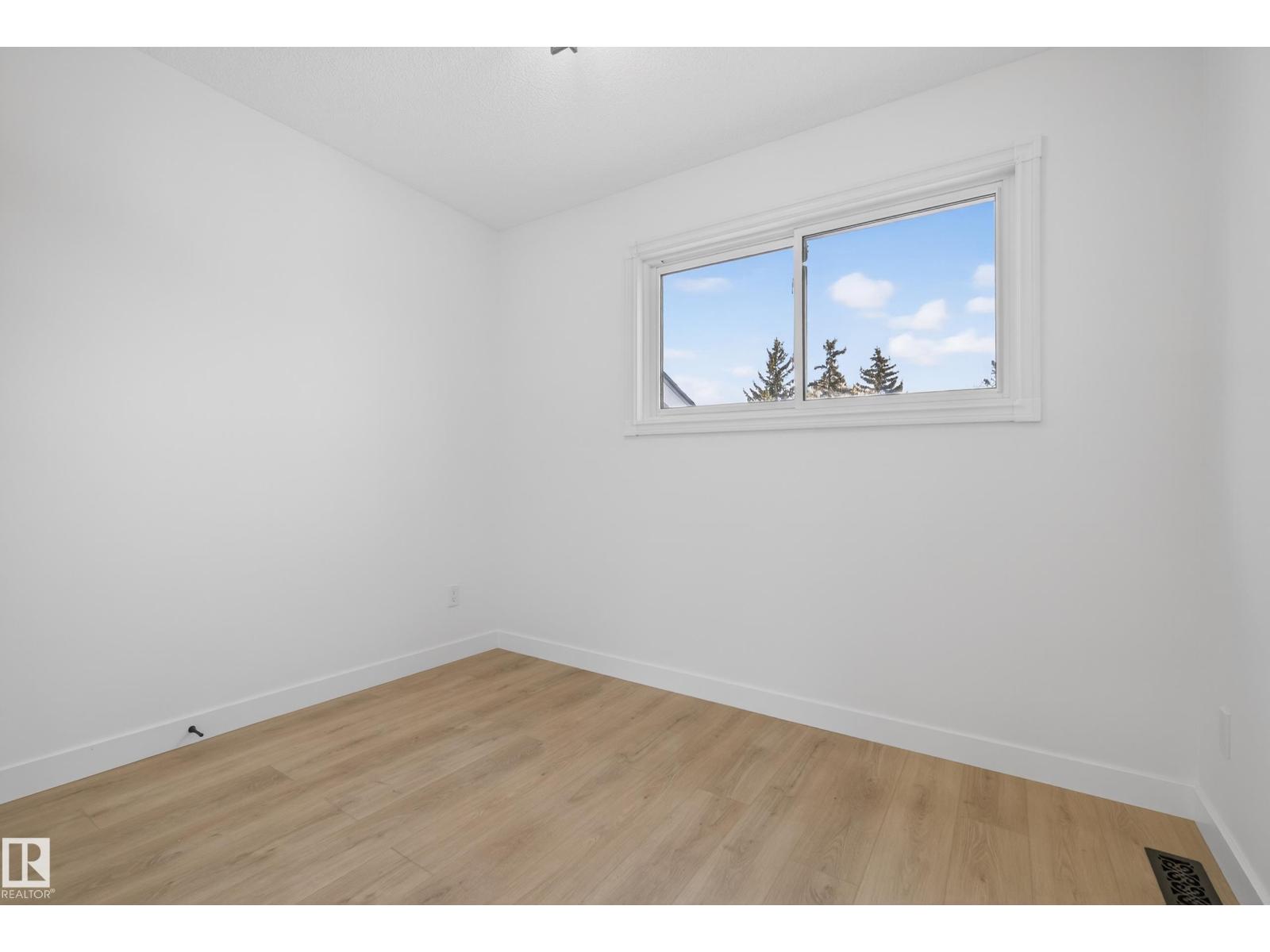 712 KNOTTWOOD RD NW, Edmonton