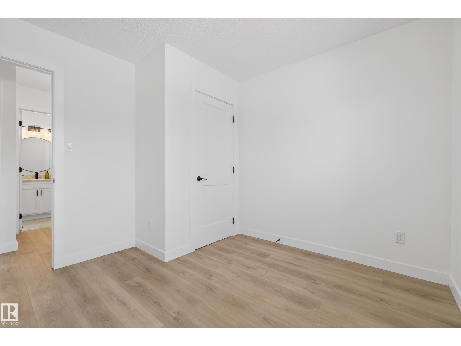 712 KNOTTWOOD RD NW, Edmonton