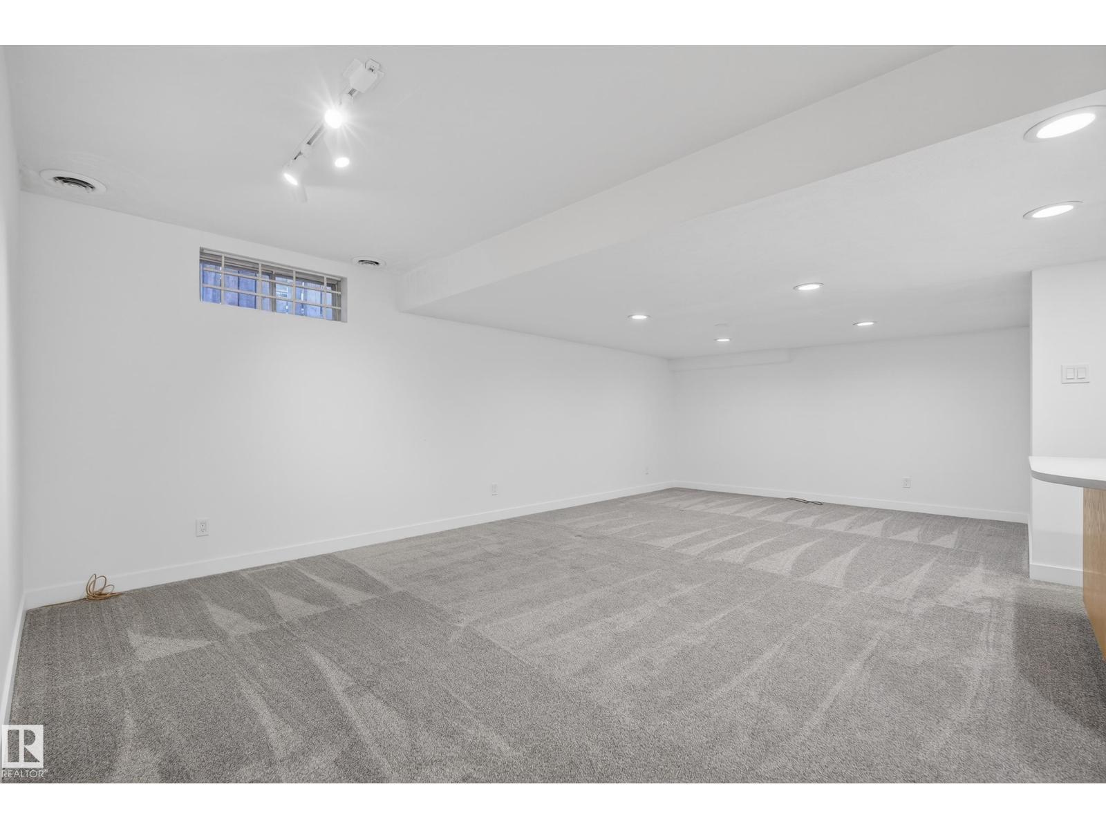 712 KNOTTWOOD RD NW, Edmonton