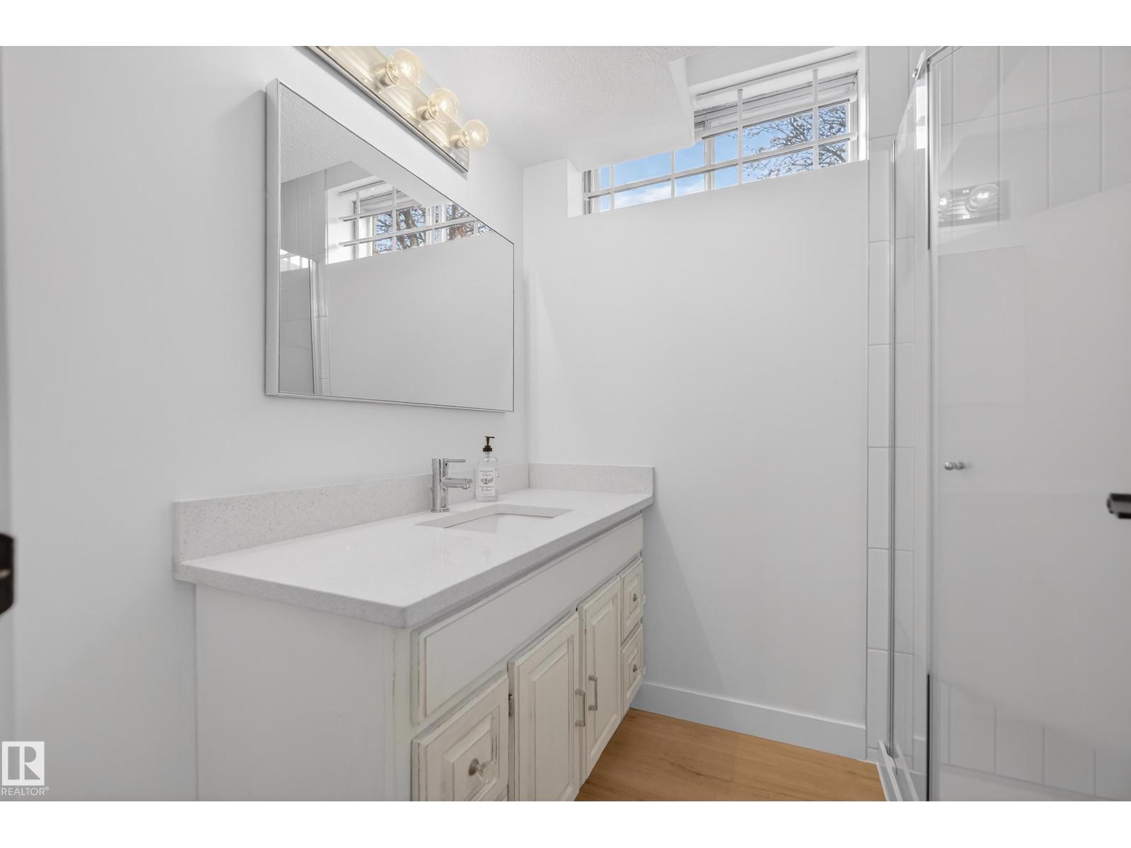 712 KNOTTWOOD RD NW, Edmonton