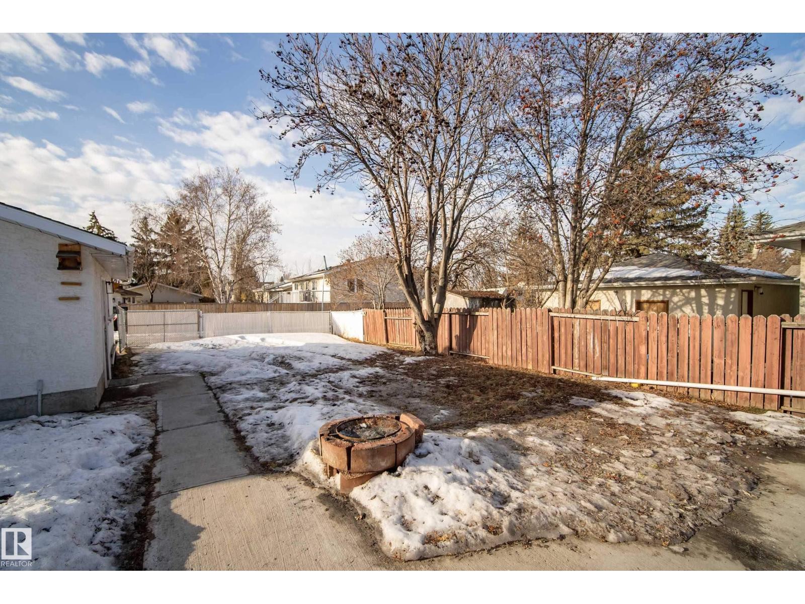 712 KNOTTWOOD RD NW, Edmonton