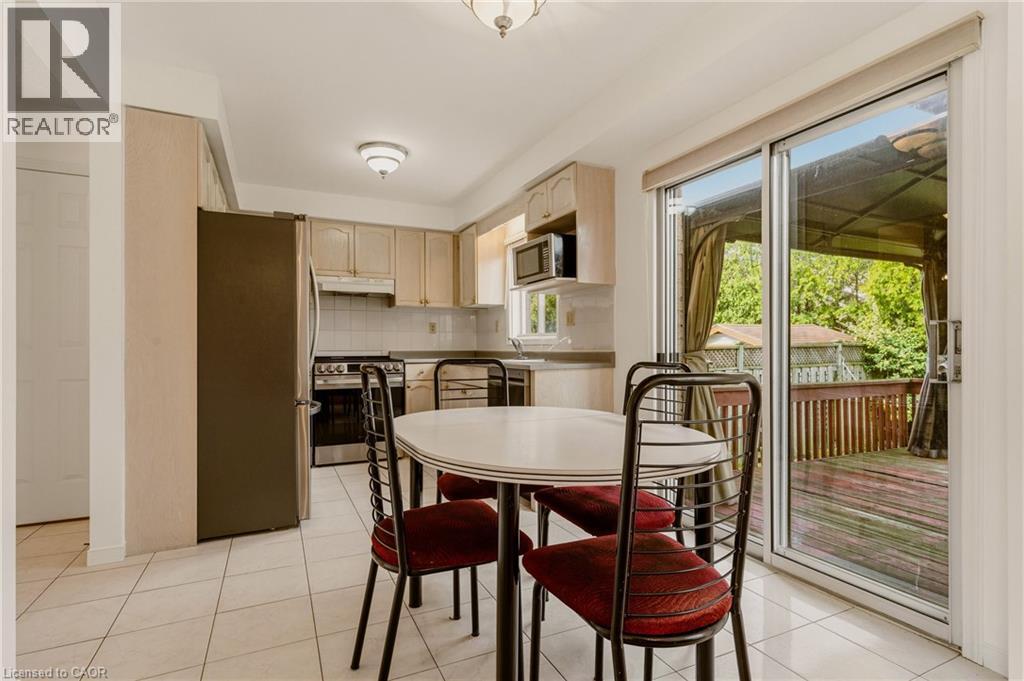 90 LYNNETTE Drive - 14