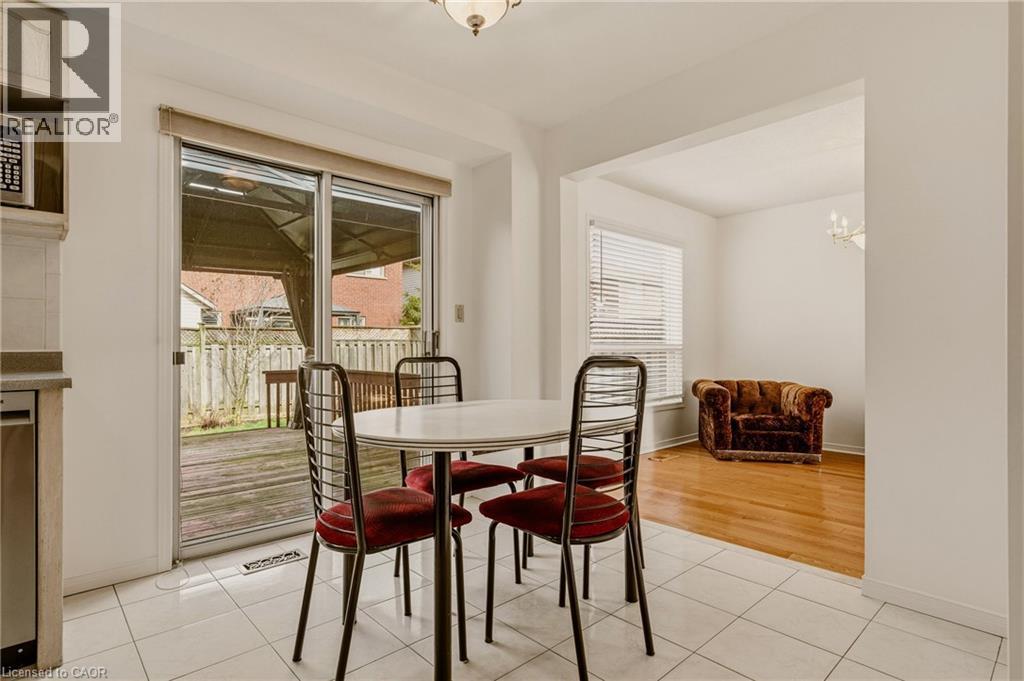 90 LYNNETTE Drive - 16