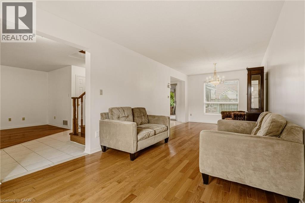 90 LYNNETTE Drive - 20