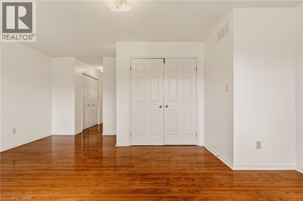 90 LYNNETTE Drive - 29