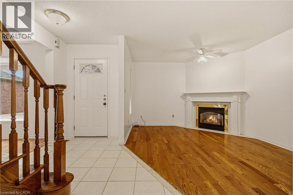 90 LYNNETTE Drive - 3