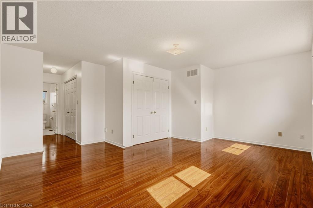 90 LYNNETTE Drive - 30