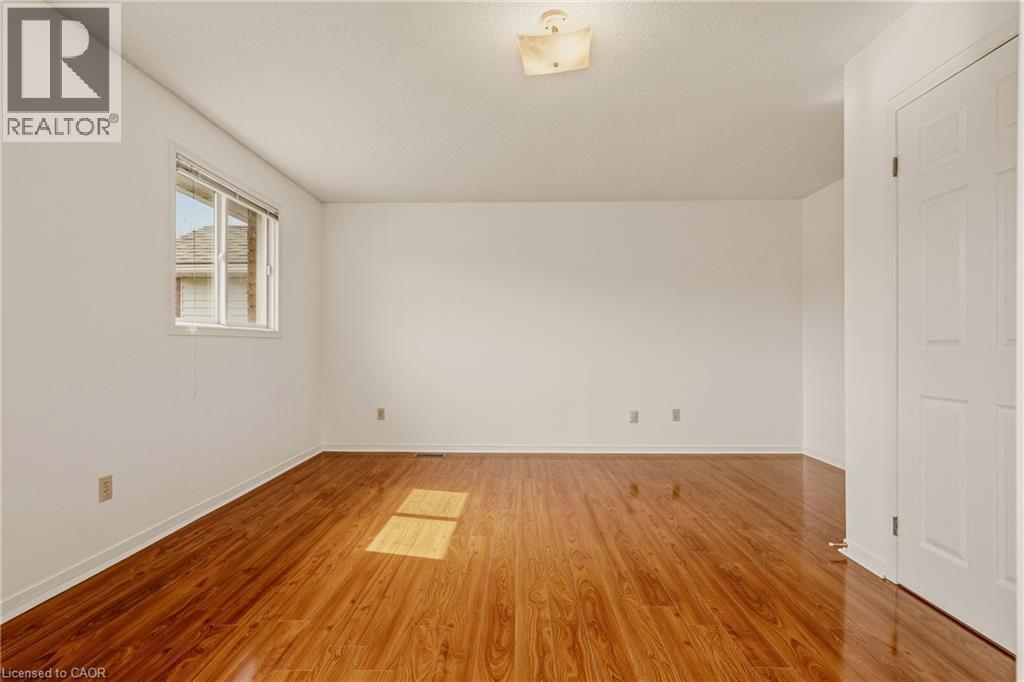 90 LYNNETTE Drive - 31