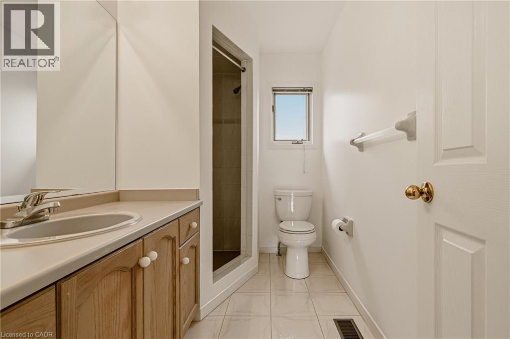 90 LYNNETTE Drive - 32