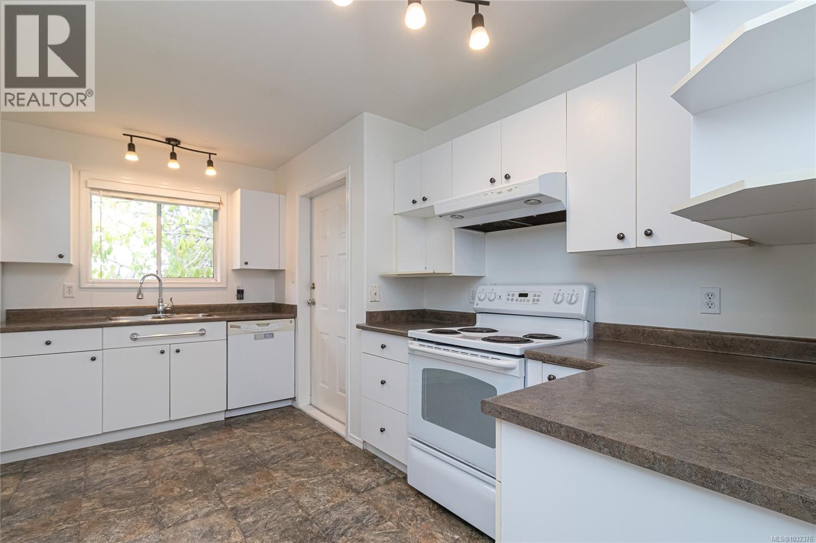  278 Burnside Road East, Saanich