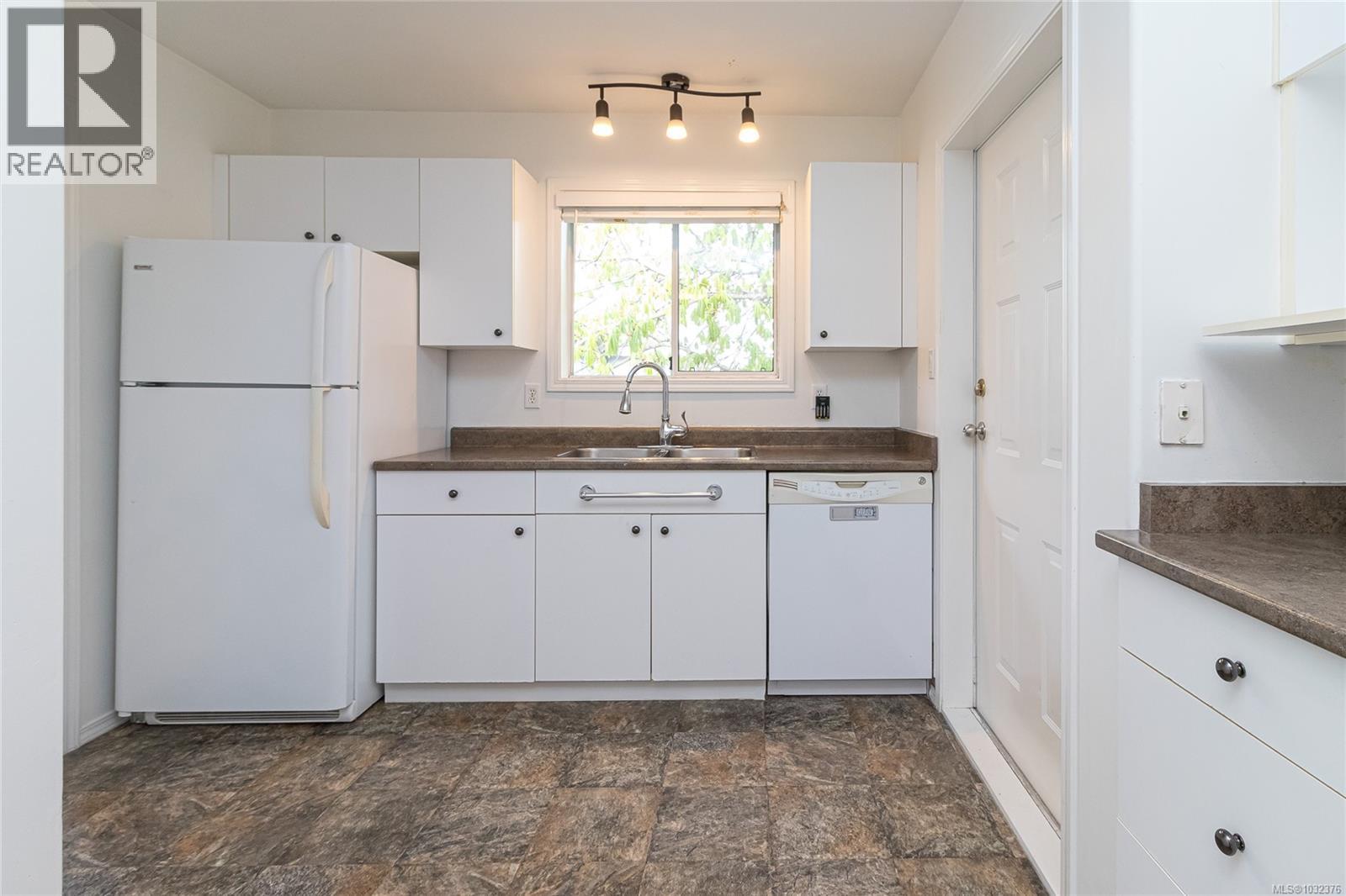  278 Burnside Road East, Saanich