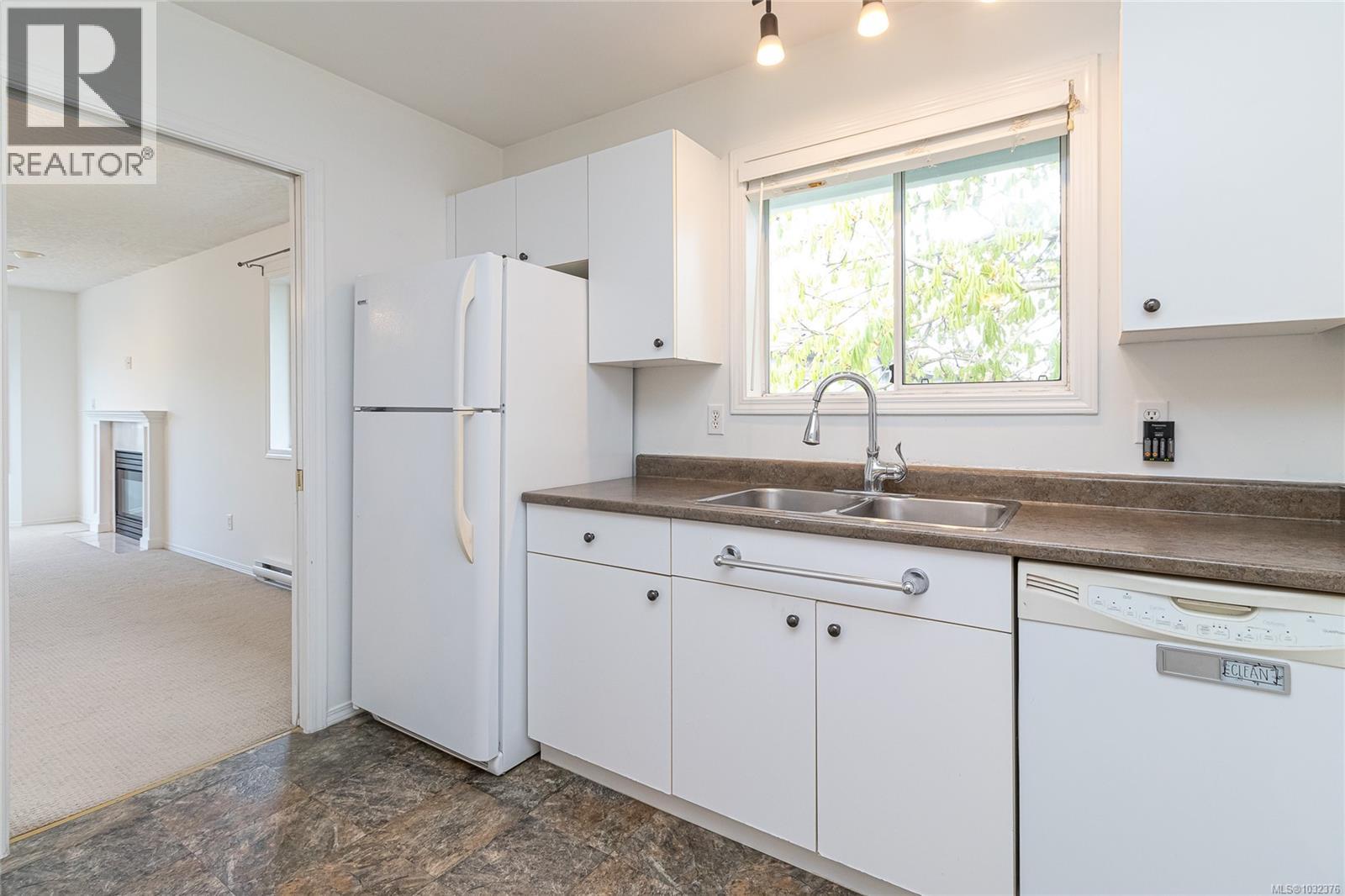  278 Burnside Road East, Saanich