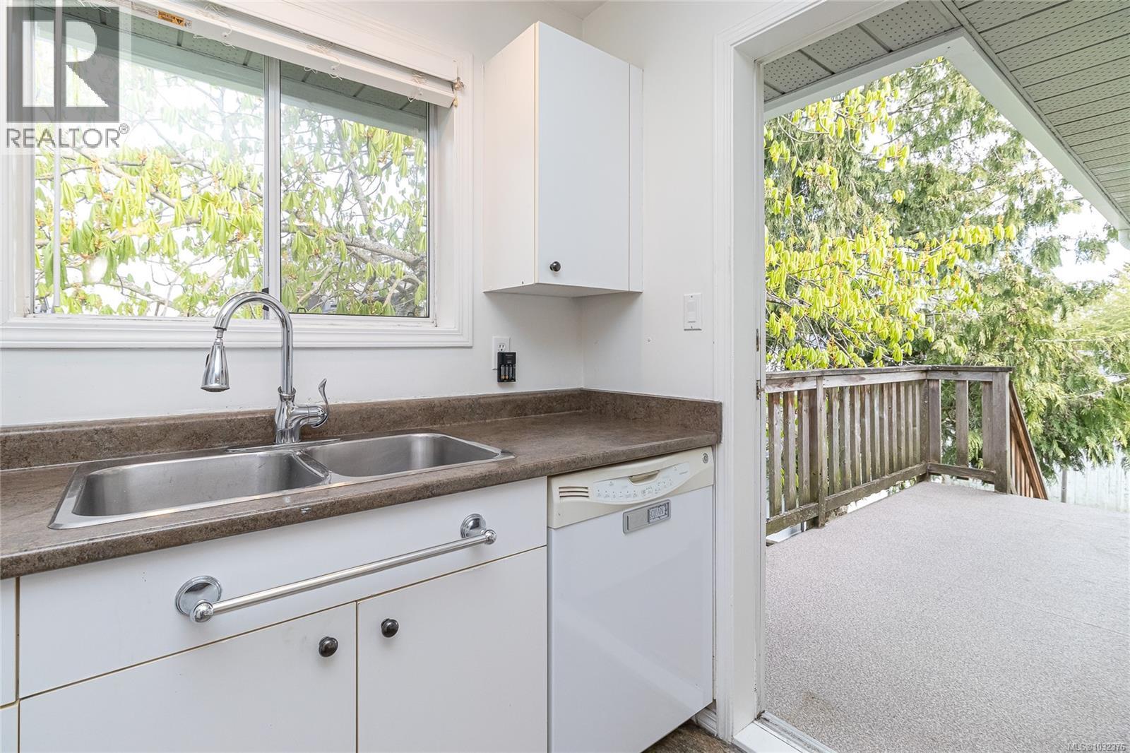  278 Burnside Road East, Saanich