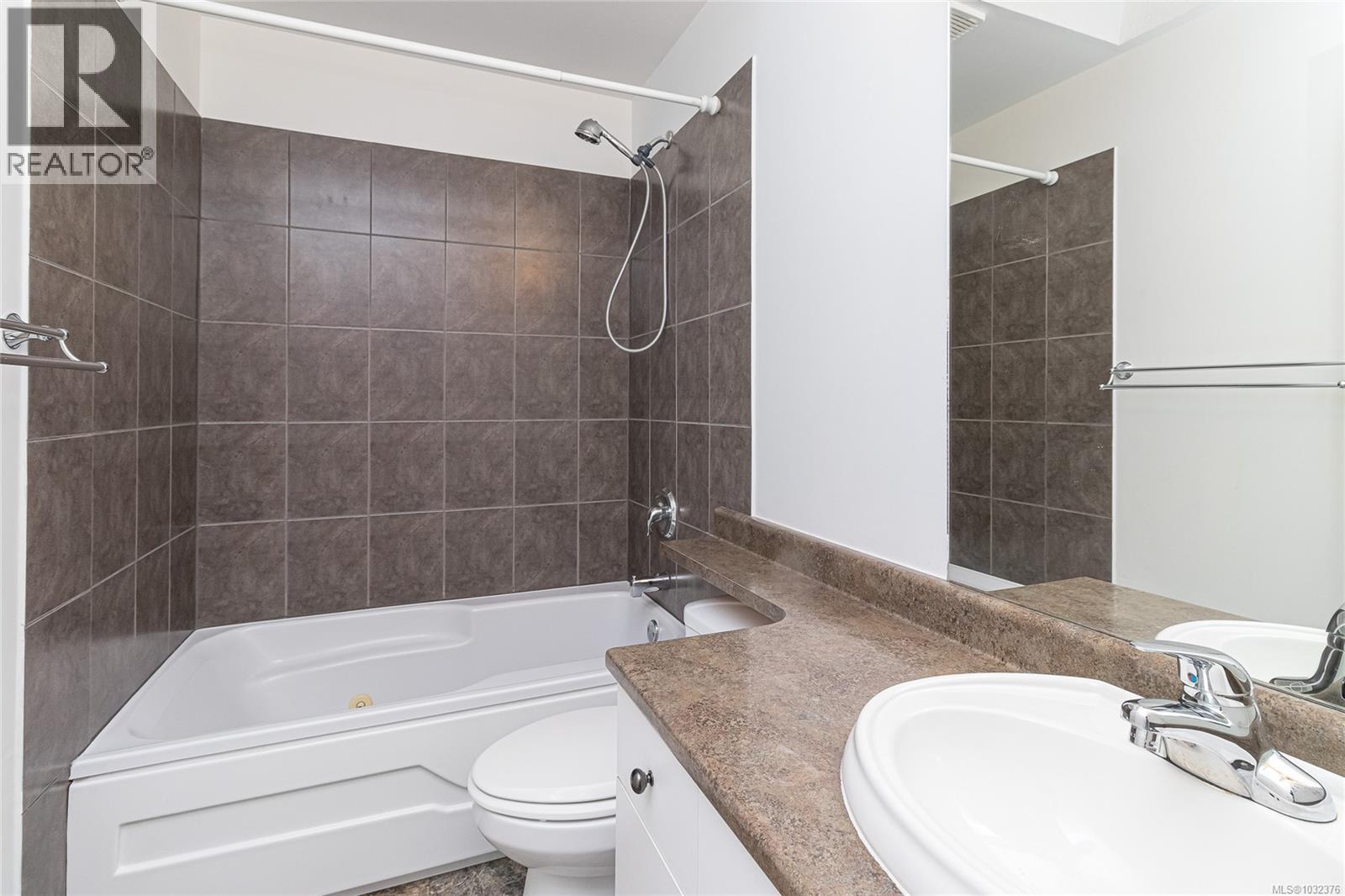  278 Burnside Road East, Saanich