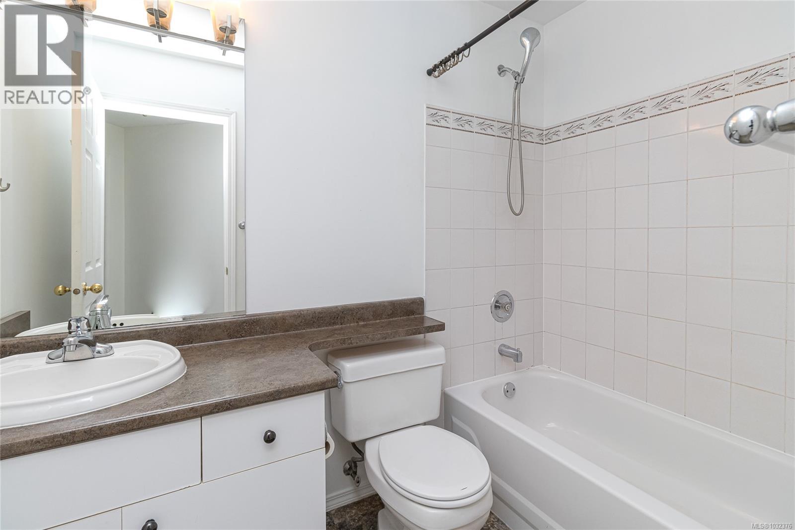  278 Burnside Road East, Saanich