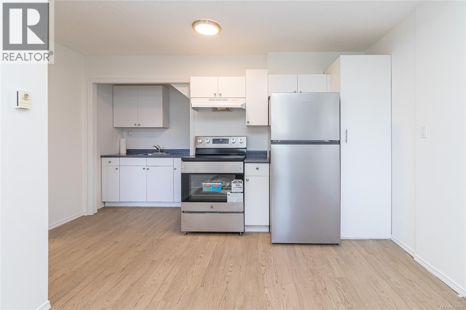  278 Burnside Road East, Saanich