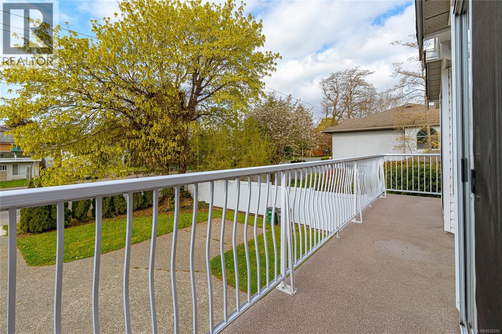  278 Burnside Road East, Saanich