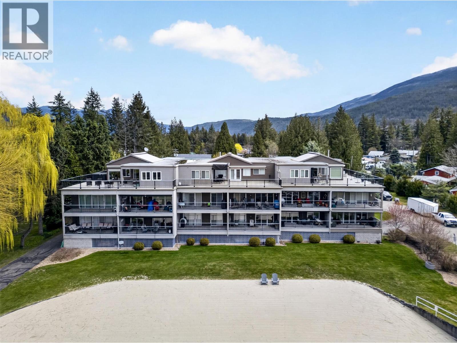 8 100 Archibald Street, Sicamous